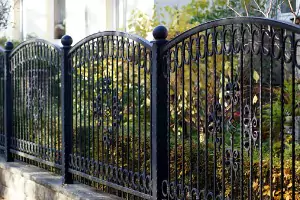 A metal fence is seen. How do I maintain my metal fence? Hohulin Fence maintains metal fences.