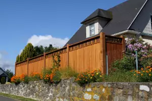 A beautiful fence is seen. Hohulin Fence is the best of the fence Installers Near You.
