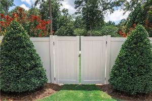 Hohulin Fence offers Fence Installation Near You in the Peoria IL area